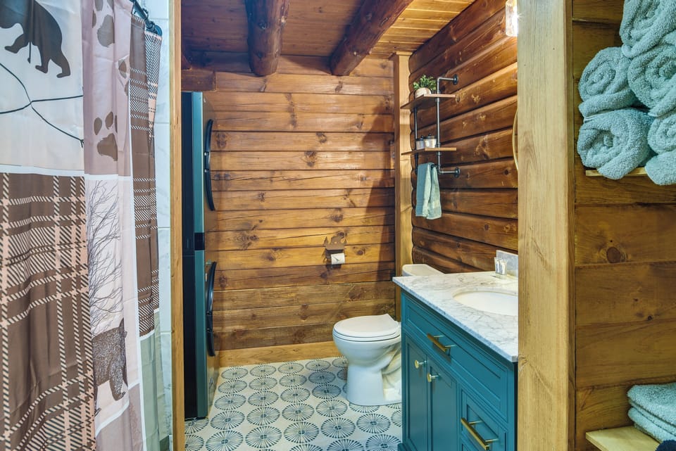 Bathroom | Complimentary Toiletries | In-Unit Laundry