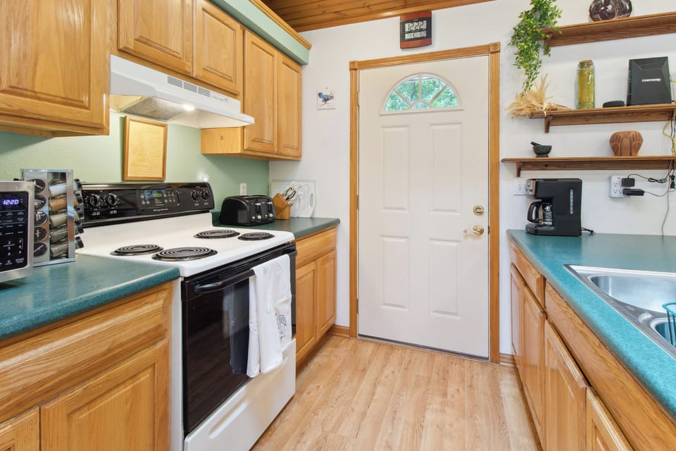 Kitchen | Equipped w/ Cooking Basics