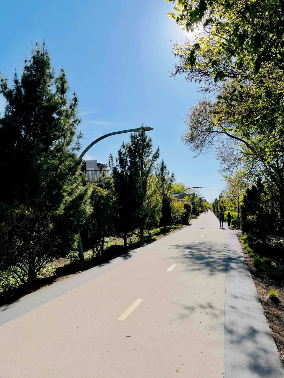 30 secs from 606 Trail -2.7-mile elevated greenway, longest in W. Hemisphere!