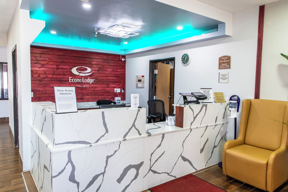 Econo Lodge Fargo - West Acres Hotel in Fargo