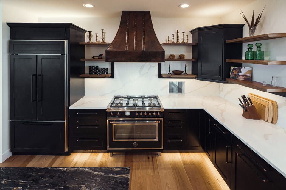 Chef in the group will appreciate thoughtful touches like 6-burner gas range and food serving window.