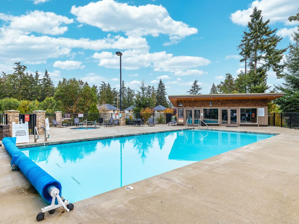 Common pool, hot tub and fitness area. Pool open May 1- Oct 31.