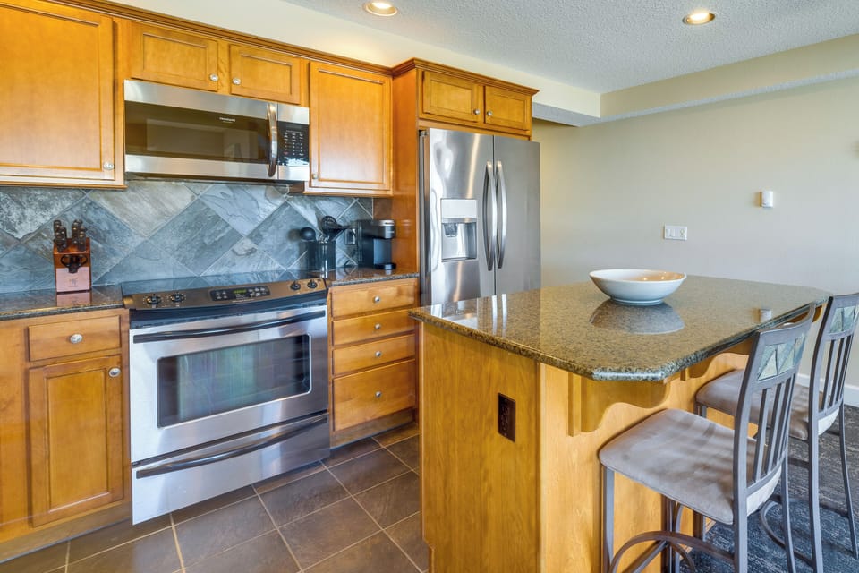 Kitchen | Keyless Entry | Elevator Access | Prime Location