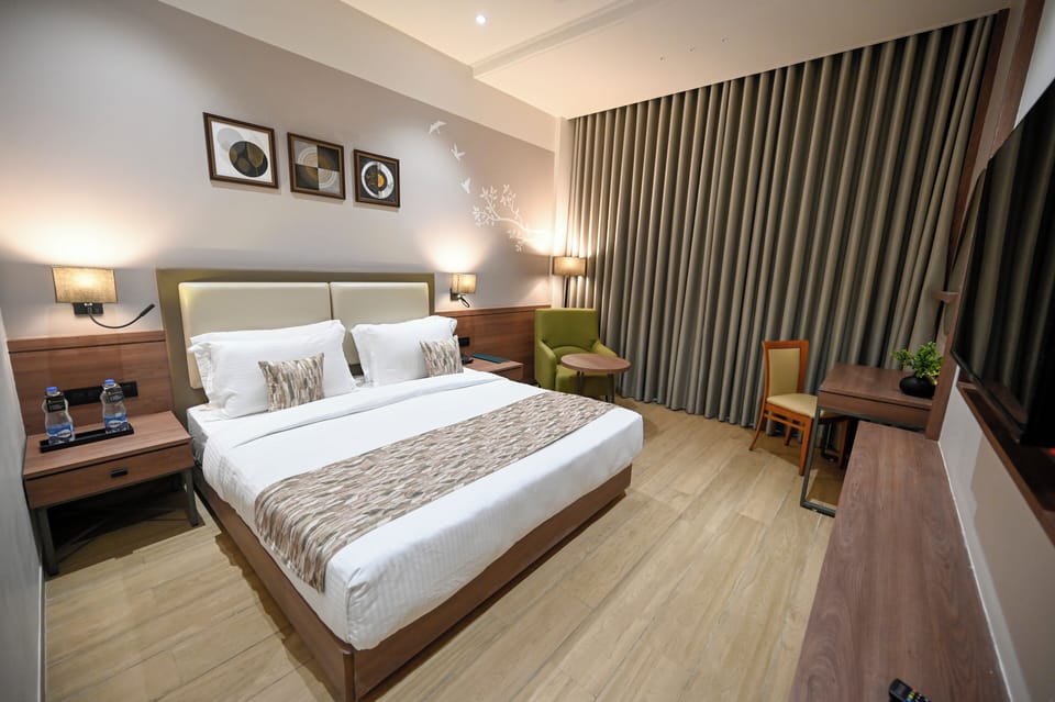 Cozy Room | Minibar, desk, laptop workspace, iron/ironing board