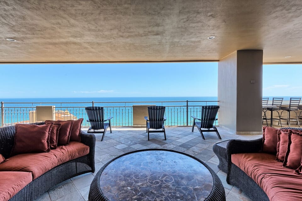 Super Spaciuous patio