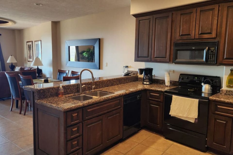 Full Kitchen