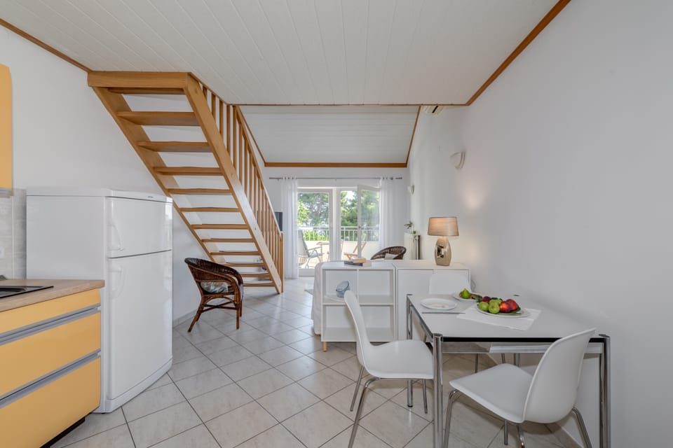 Apartment | Private kitchen | Fridge, microwave, oven, stovetop