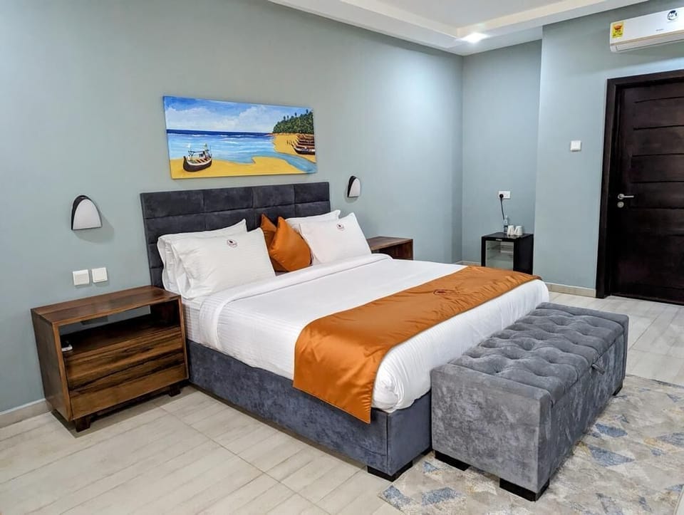 Deluxe Room | 1 bedroom, desk, laptop workspace, WiFi (free)