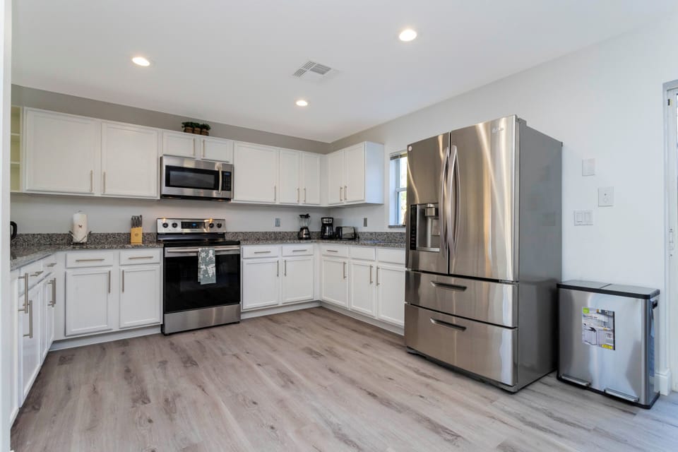 House | 5 bedrooms, soundproofing, Internet