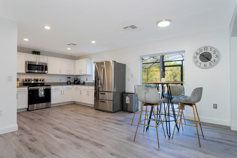 House | 5 bedrooms, soundproofing, Internet