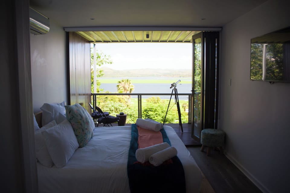 Premium bedding, in-room safe, desk, laptop workspace