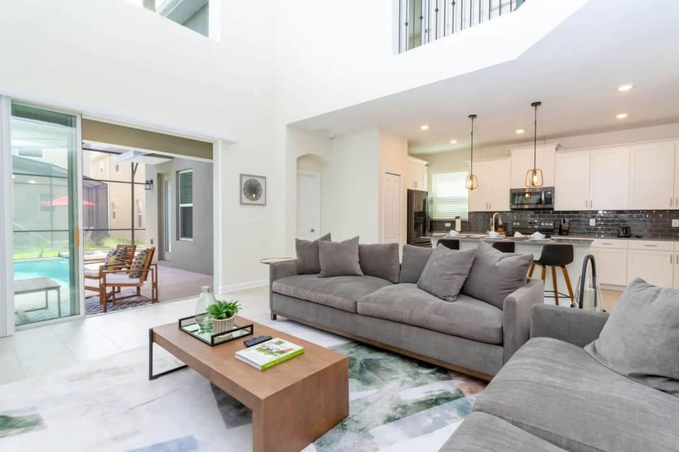 House | 5 bedrooms, desk, soundproofing, Internet