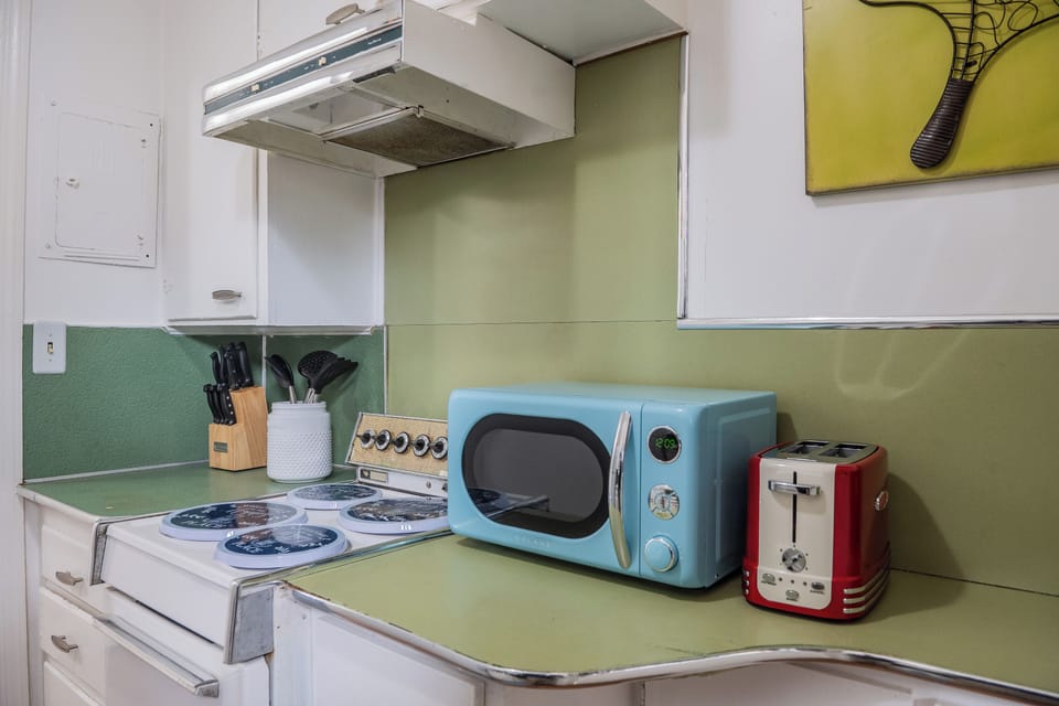 Retro styled kitchen fully stocked 