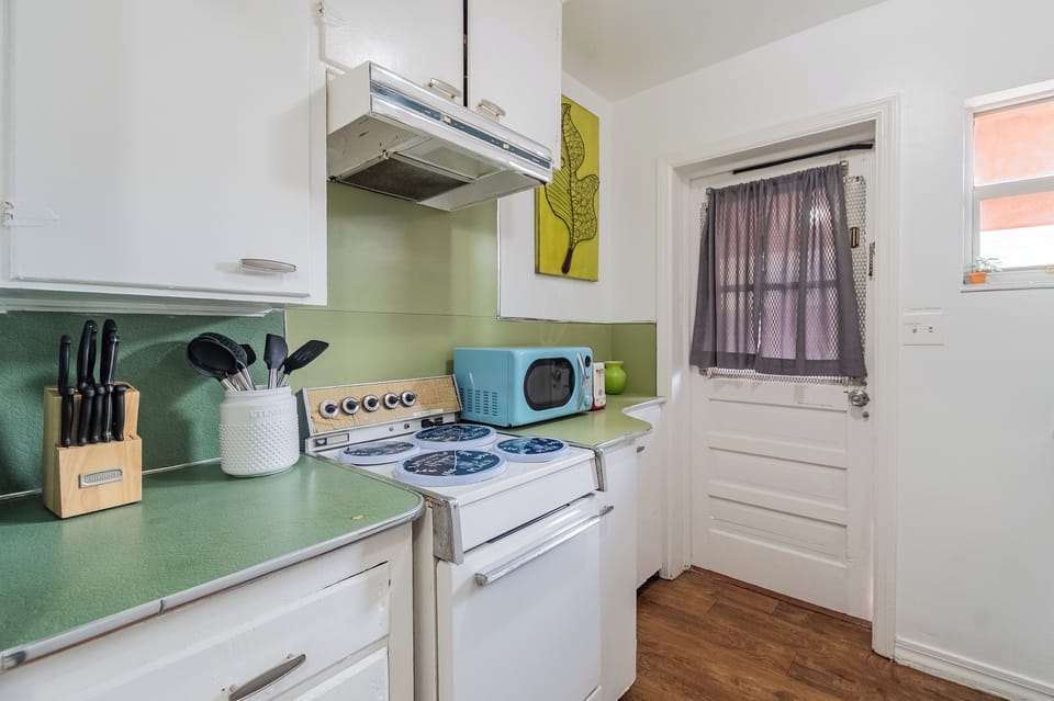 Retro styled kitchen fully stocked 