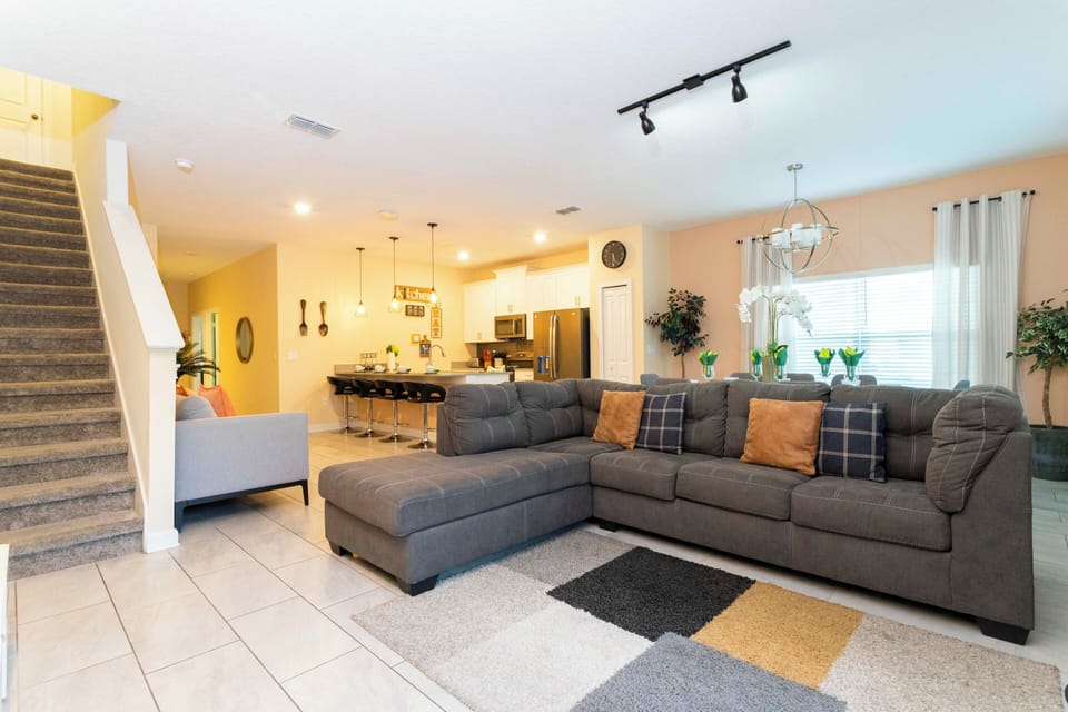 House | 5 bedrooms, in-room safe, desk, soundproofing