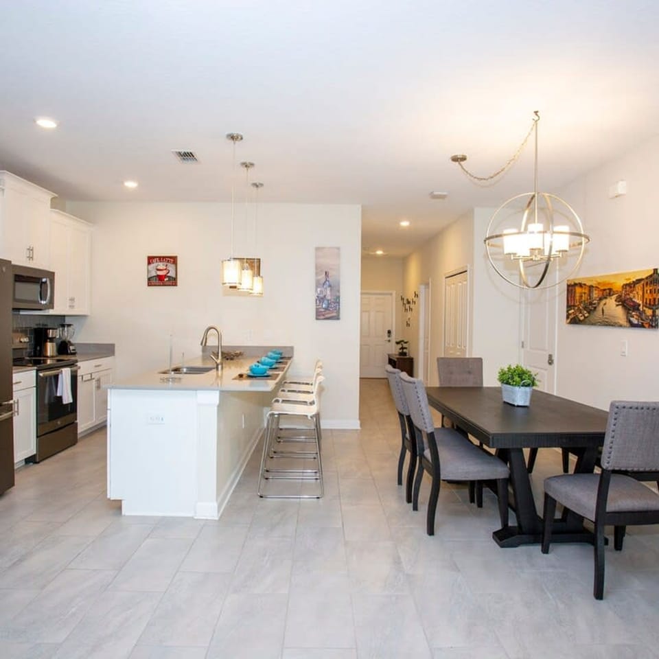 House | 5 bedrooms, Internet