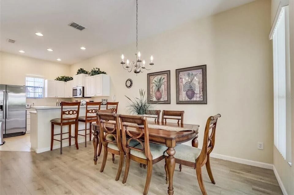 House | 4 bedrooms, high-speed internet