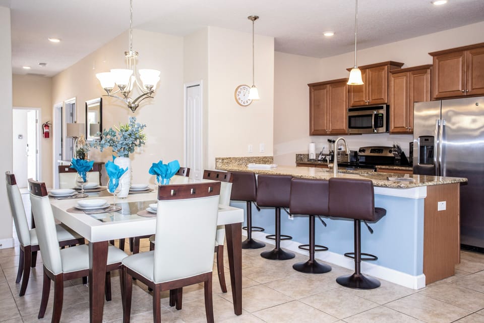 House | 5 bedrooms, high-speed internet