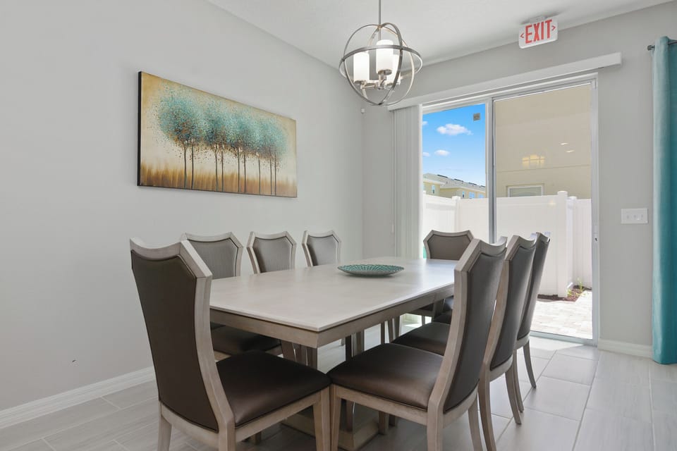 House | 4 bedrooms, in-room safe, desk, soundproofing