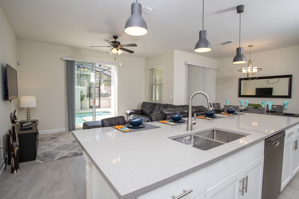 House | 4 bedrooms, desk, soundproofing, Internet