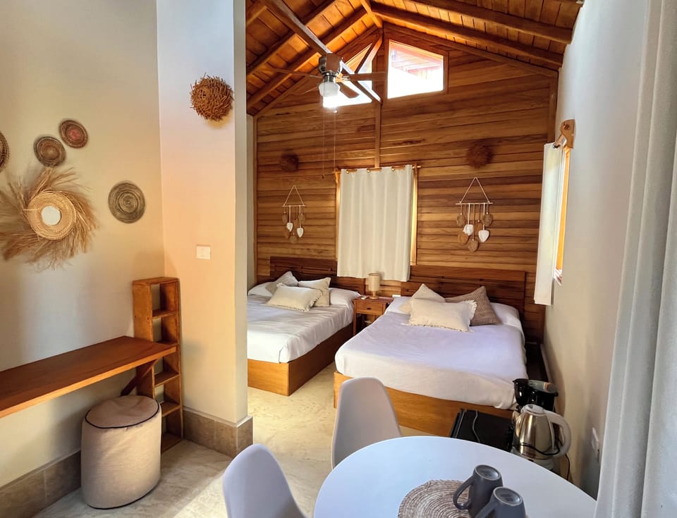 Deluxe Studio | Desk, free WiFi, bed sheets