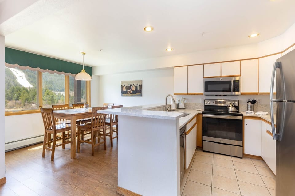 Condo, 2 Bedrooms | Private kitchen | Coffee/tea maker, fridge, oven, toaster
