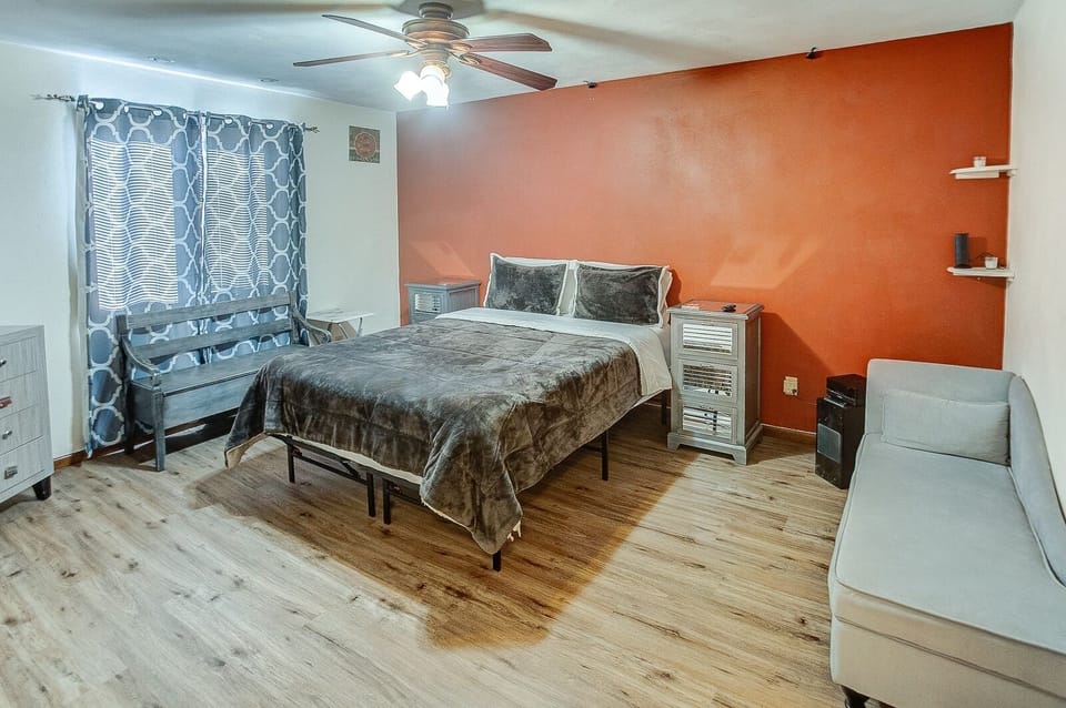 Spacious Tranquility With Private Pool 4 Bedroom Home by RedAwning House in Belleville