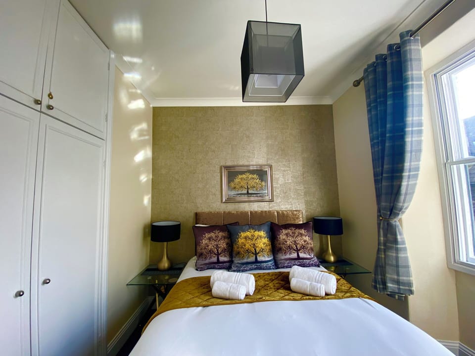 Luxury Apartment, Multiple Beds | 2 bedrooms, Egyptian cotton sheets, premium bedding, down comforters