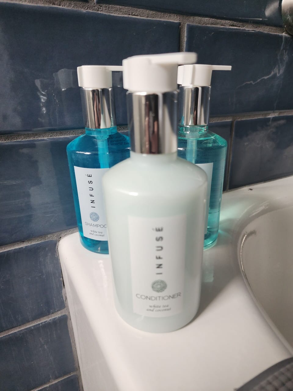 Bathroom
Shampoo, Conditioner & Shower Gel