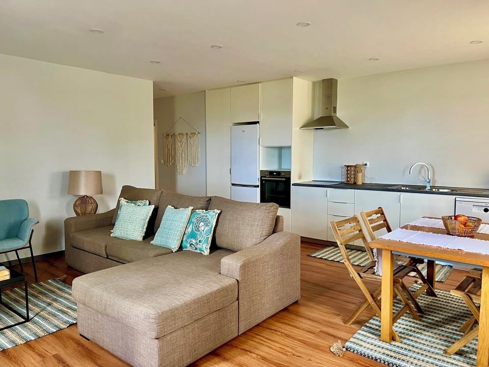 Family Apartment | Private kitchen | Full-size fridge, microwave, oven, stovetop
