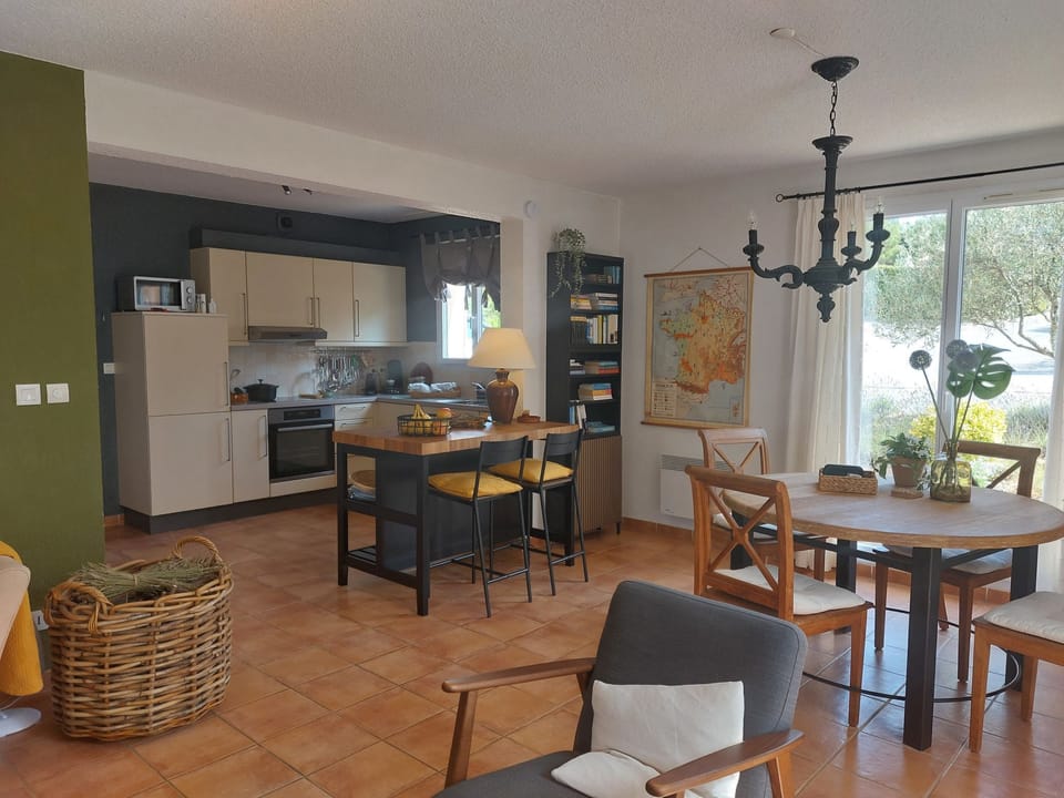 Kitchen / Dining Room