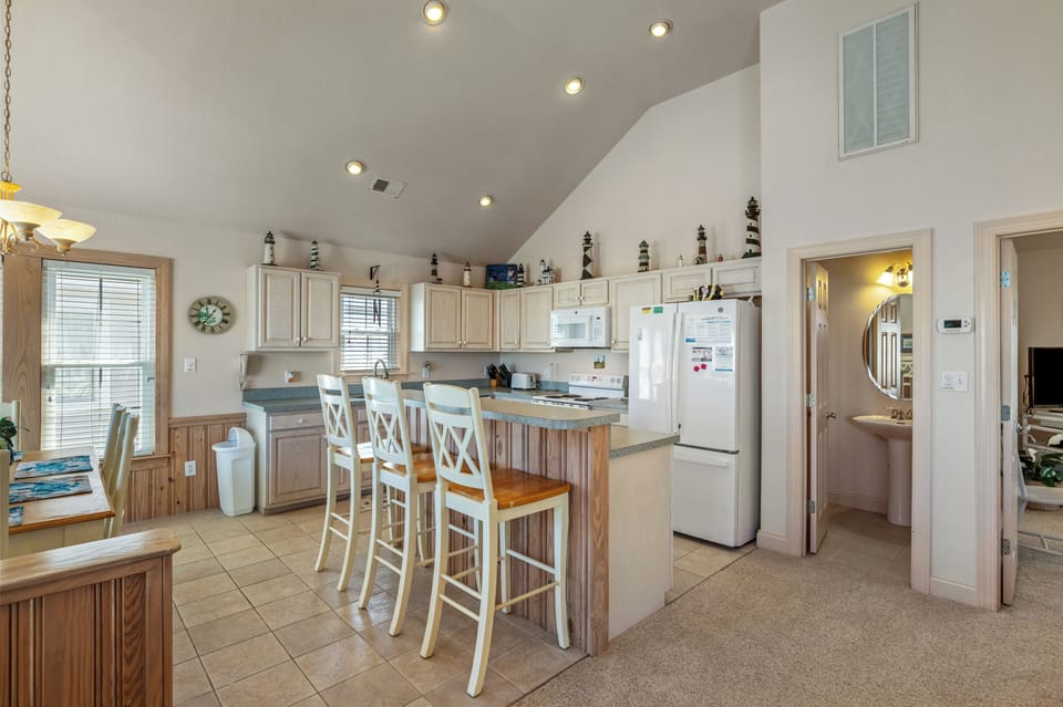 KDH380: Carolina Dreamin |  TL Kitchen Area - Island Seating for 3 & Dining Area