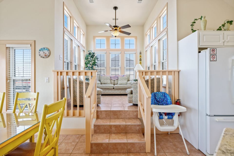 KDH376: Ocean Escape | TL Dining Area - 