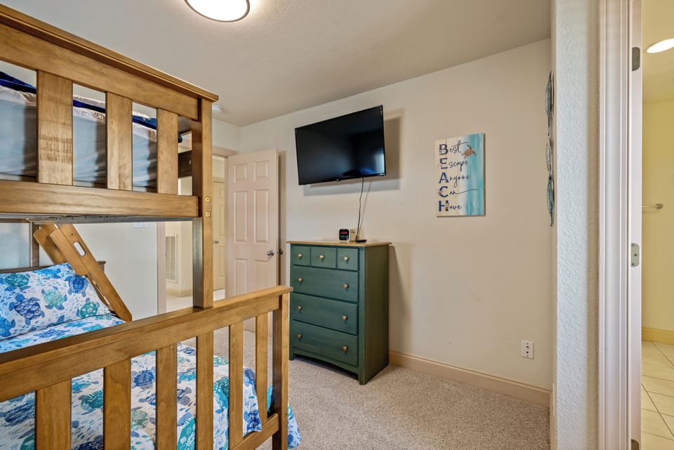 KDH376: Ocean Escape | ML Bedroom 2 -  Pyramid Bunk, Shared Bath
