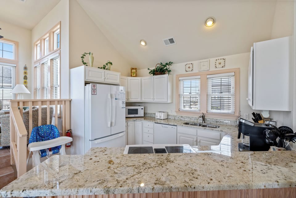 KDH376: Ocean Escape | TL Kitchen Area