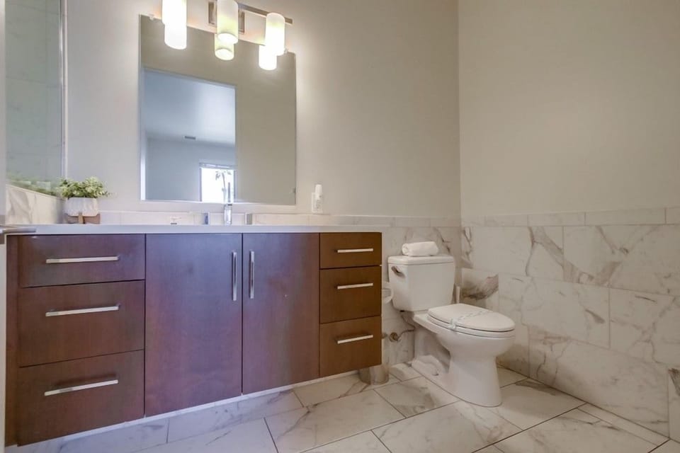 Stunning Pacific Views in Ocean Beach Apartment in Ocean Beach