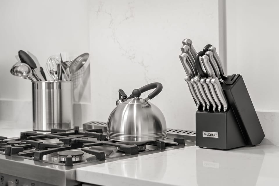 This gas stove top comes fully equipped for whatever your stomach desires