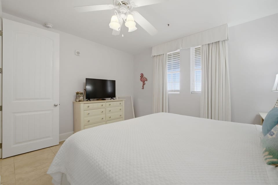 Sailmaker 901- Bedroom 3 & TV