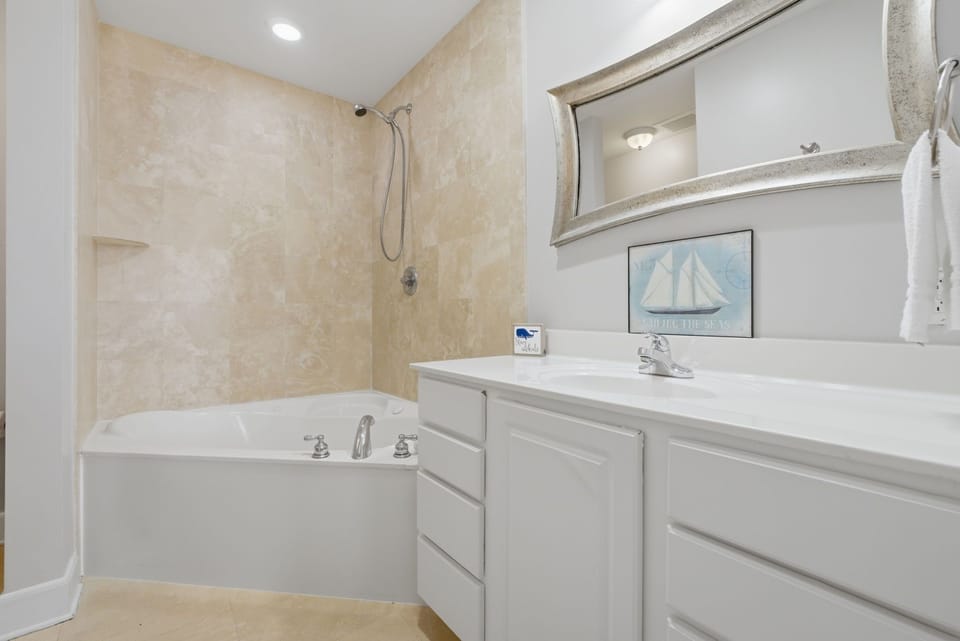 Sailmaker 901 - Bathroom 2