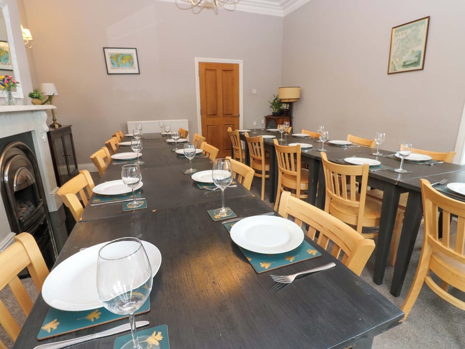 Cottage | Dining