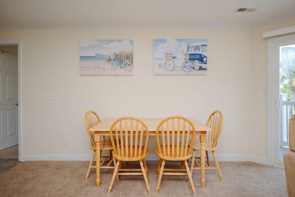 Dining Area - Northwest