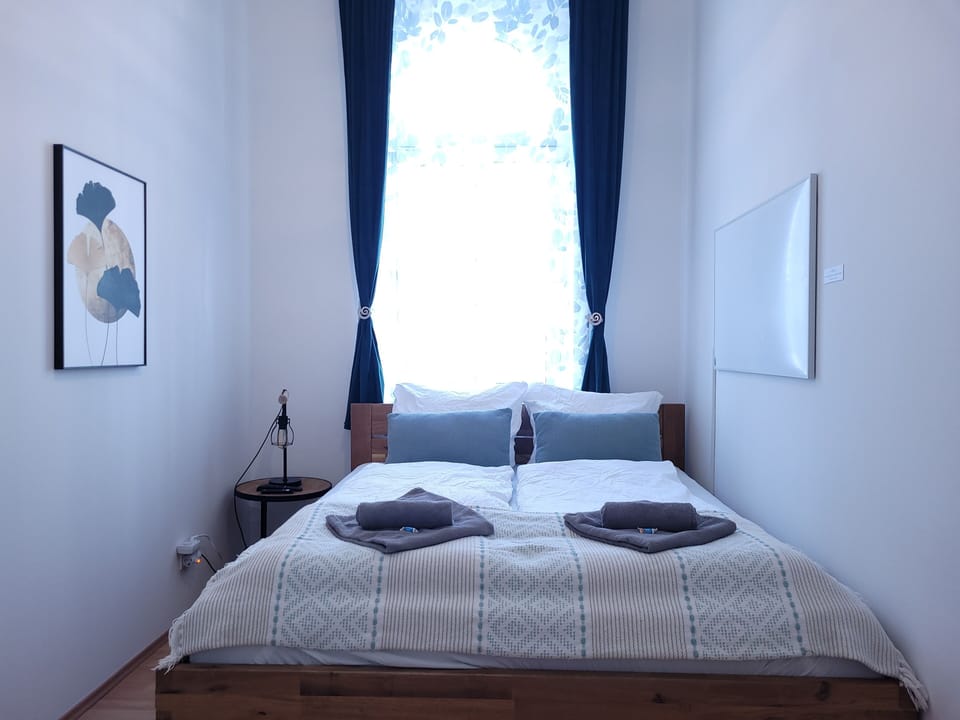 Apartment | 3 bedrooms, laptop workspace, blackout drapes, iron/ironing board