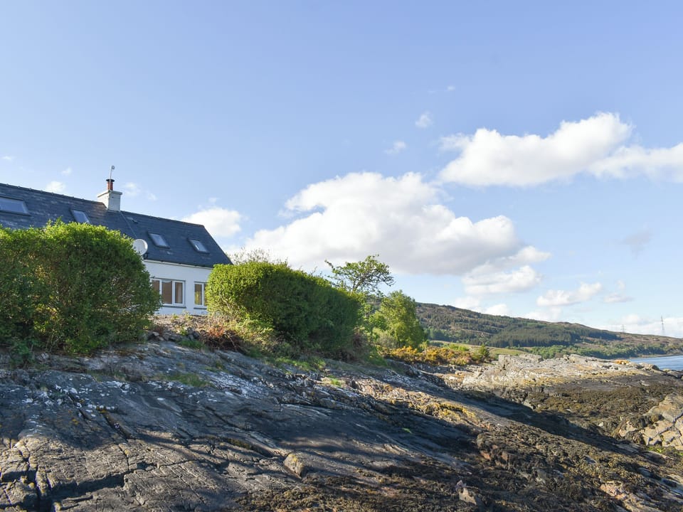 Setting | The House On The Slip - Lochside Retreat, Kylerhea