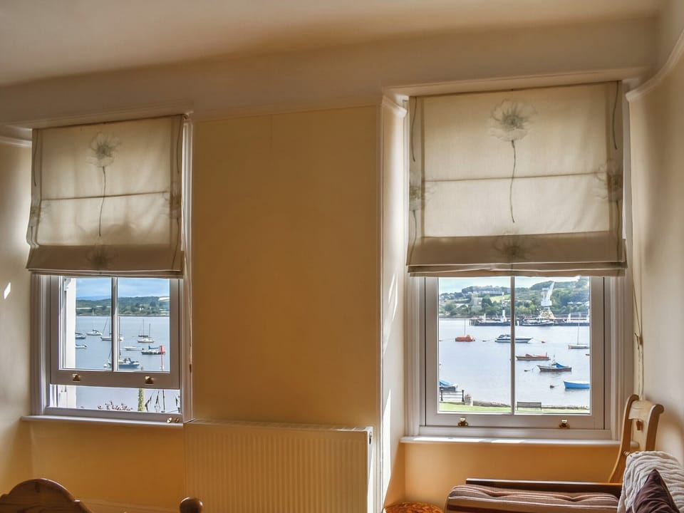 Twin bedroom | Waterside Cottage, Saltash