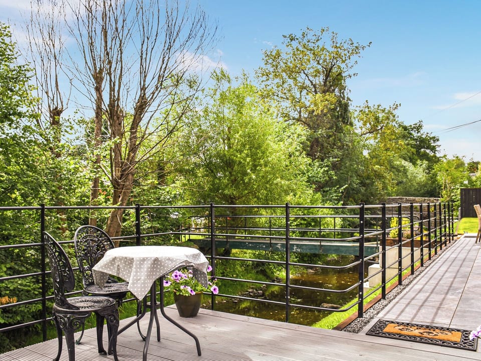 Terrace | Bechan Brook Hut, Bettws Cedewain, near Newtown