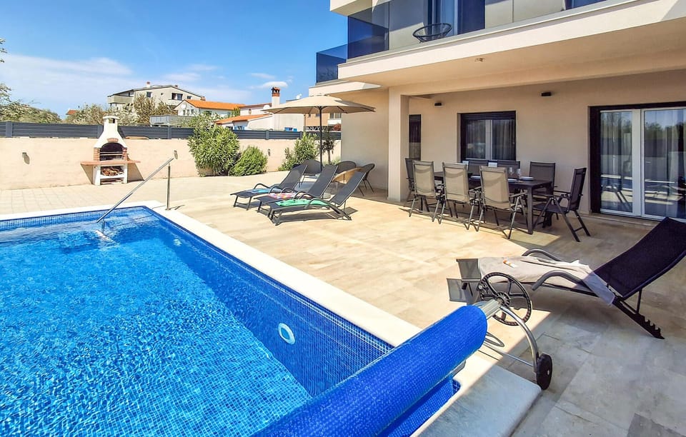 pool