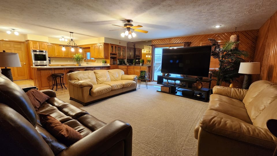 Large Family Areas and 65" Smart TV