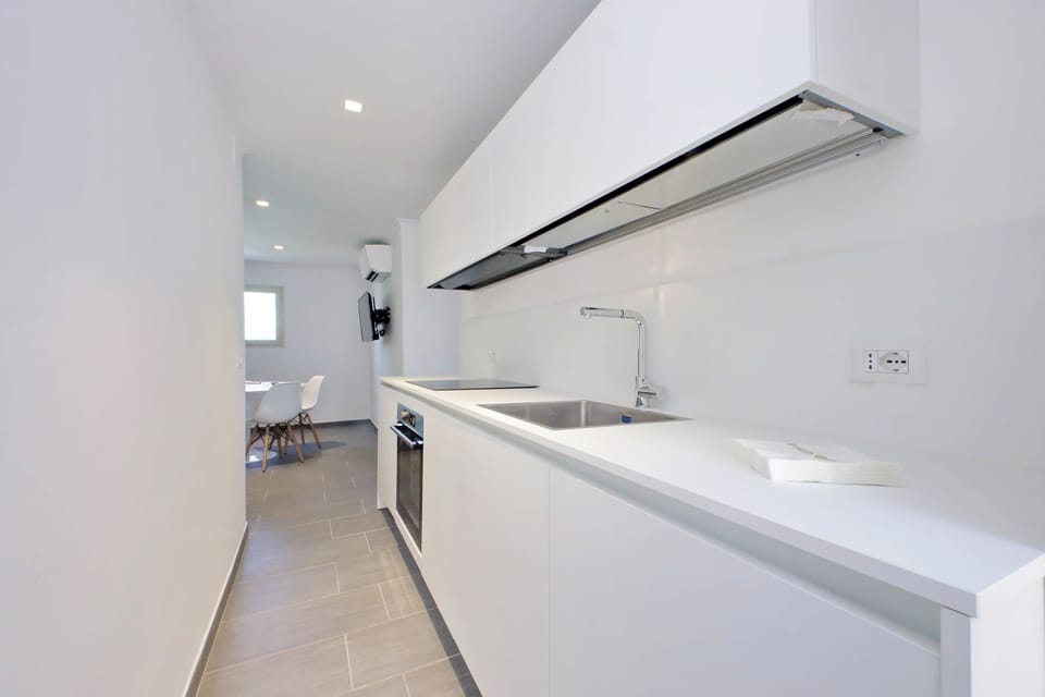 Deluxe Apartment, 1 Queen Bed with Sofa bed, Tower | Private kitchen | Electric kettle