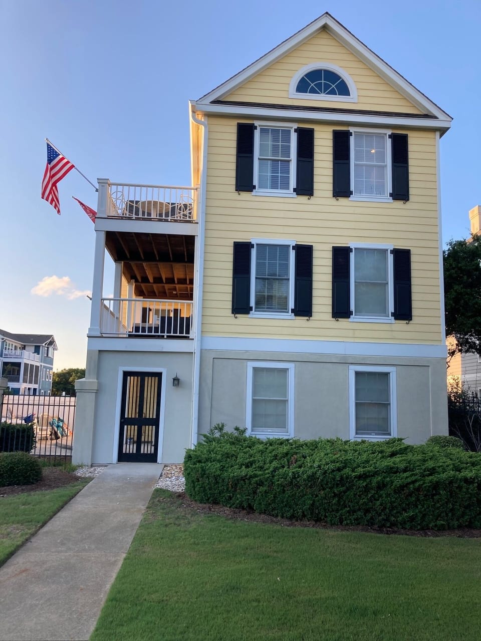 Front Entrance off of Sidewalk to the Beach