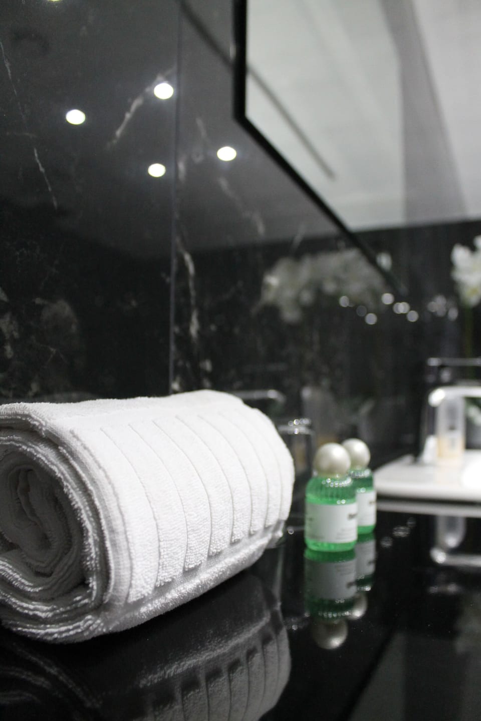 Basic Double Room | Bathroom | Shower, free toiletries, hair dryer, towels
